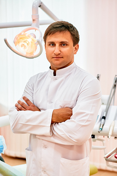 tinazov-vrach-stomatolog-hirurg-simferopol
